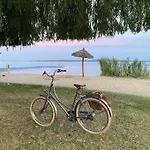 Peter's Lucky Home, Modern Neubau Am Balaton *