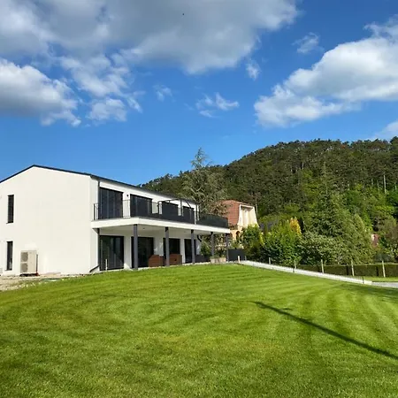 Peter's Lucky Home, Modern Neubau Am Balaton *