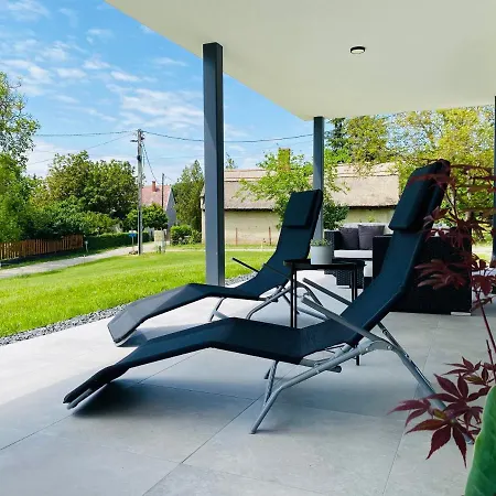 Peter's Lucky Home, Modern Neubau Am Balaton Apartment *