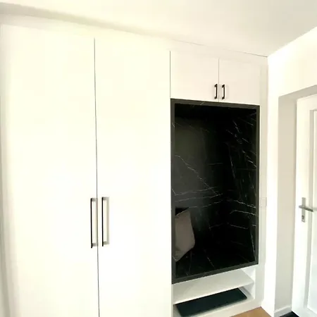 Peter's Lucky Home, Modern Neubau Am Balaton Apartment Vonyarcvashegy