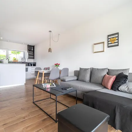 Peter's Lucky Home, Modern Neubau Am Balaton Apartment *