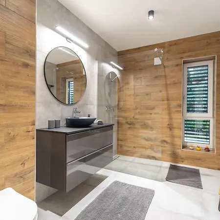 Peter's Lucky Home, Modern Neubau Am Balaton Apartment