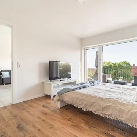 Peter's Lucky Home, Modern Neubau Am Balaton Apartment *