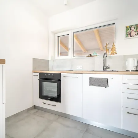 Peter's Lucky Home, Modern Neubau Am Balaton Apartment Vonyarcvashegy
