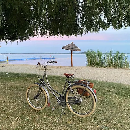 Peter's Lucky Home, Modern Neubau Am Balaton *